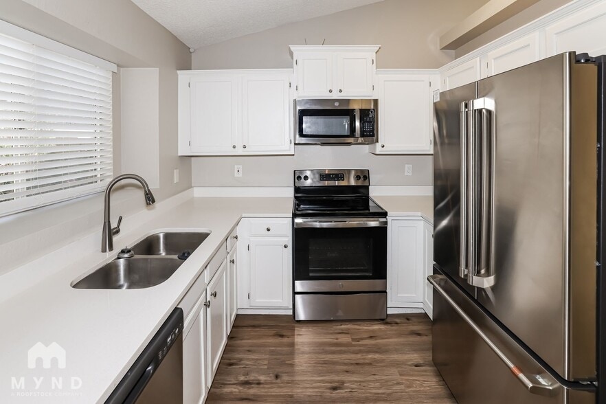 Building Photo - 3432 E Tonto Ln