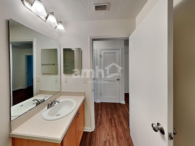 Building Photo - 1208 Nochaway Dr