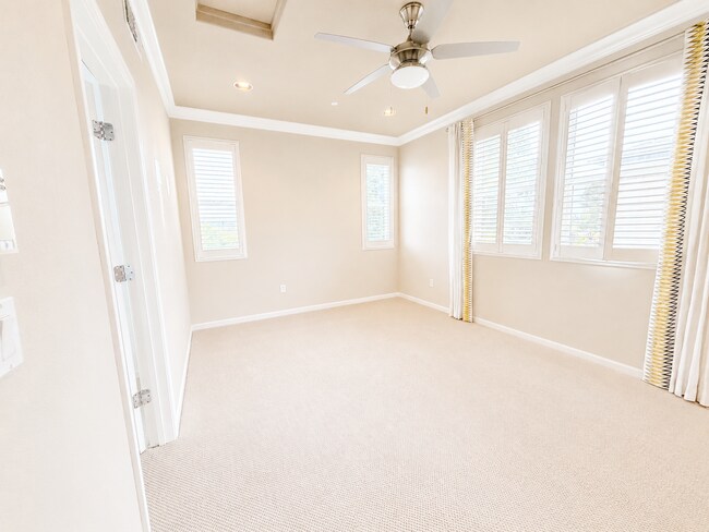 Building Photo - Now Available for Rent — Beautiful 3-Story Townhome in Hayward