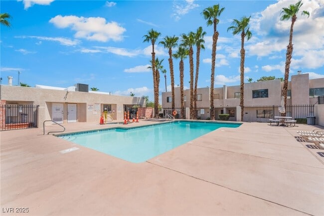 Building Photo - 2692 Matogroso Ln