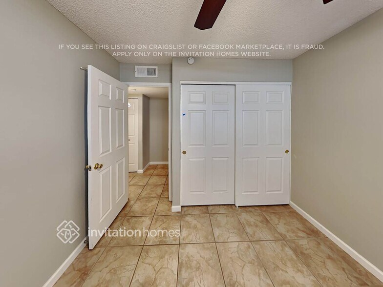 Building Photo - 708 W Nopal Pl