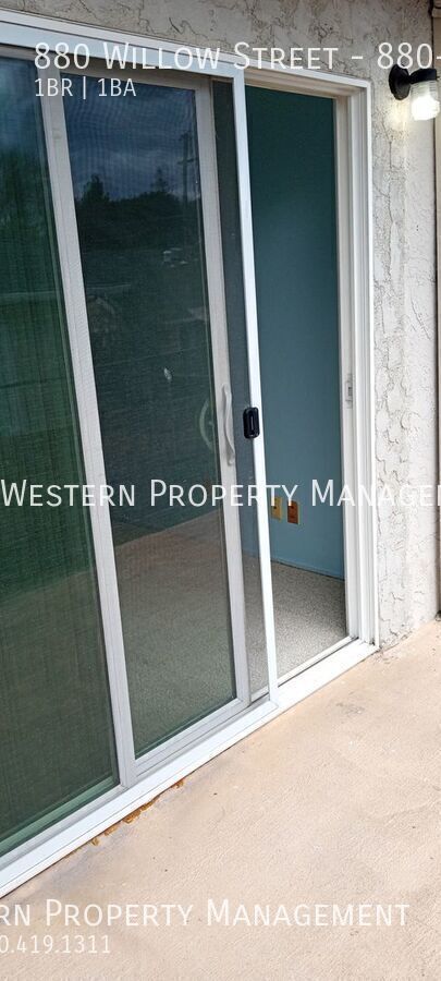 Building Photo - 880 Willow St