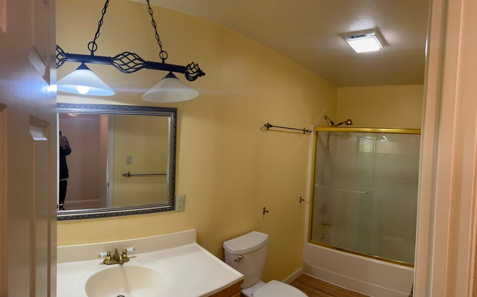 Building Photo - 13765 Mogul Way