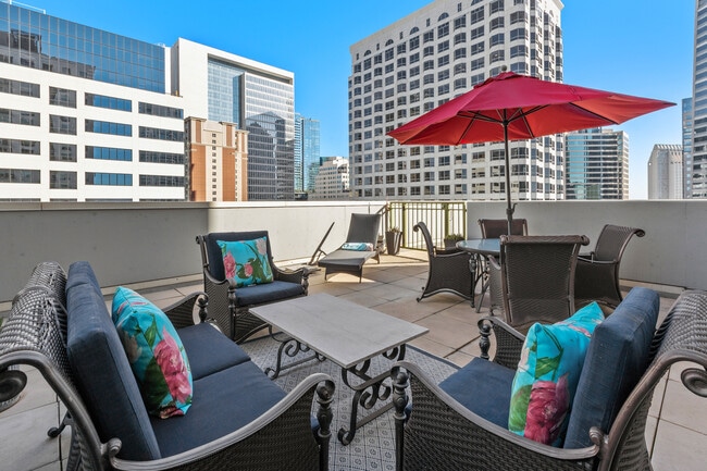 Building Photo - 1240 India St