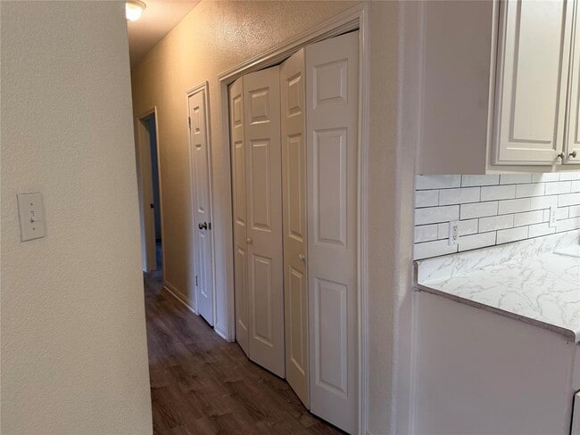 Building Photo - 1814 State Hwy 95