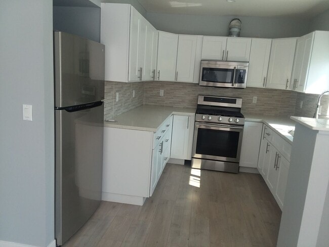 Building Photo - Estara Ave