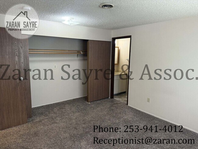 Building Photo - 203