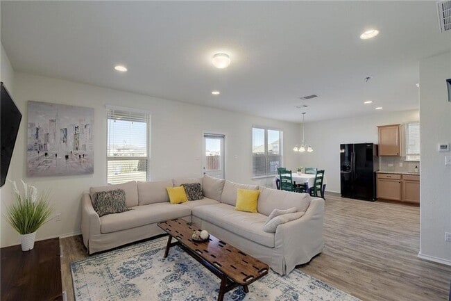 Building Photo - 218 Cascata Way