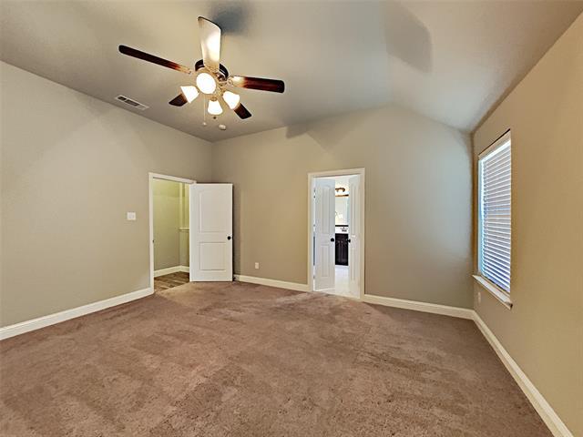Building Photo - 900 McLynn Ct