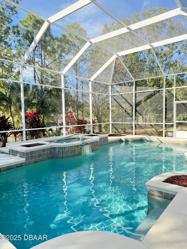 Building Photo - 14 Deep Woods Way