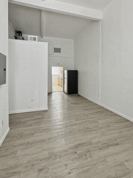 Building Photo - 2869 38th Ave