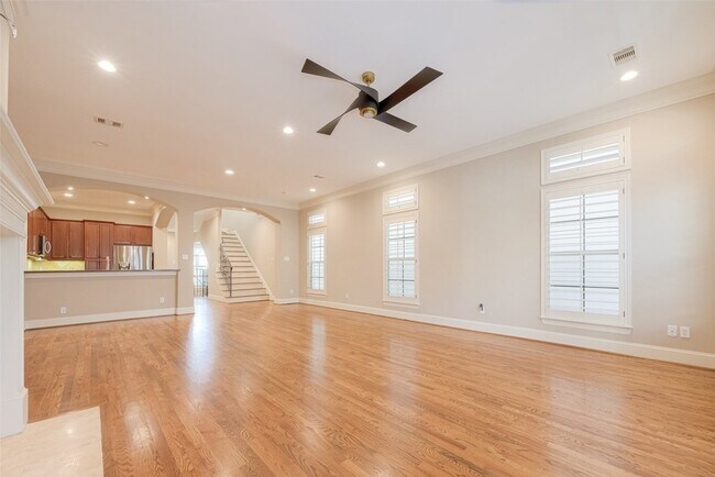 Building Photo - 232 Detering St