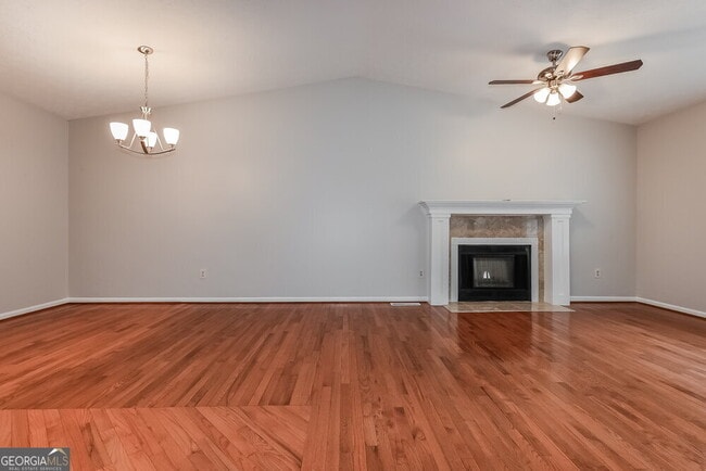 Building Photo - 5550 Emerald Glen