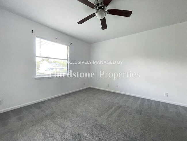 Building Photo - 139 Cherry Point Dr