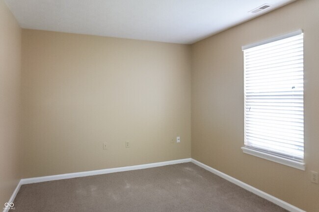 Building Photo - 2245 Valley Creek E Ln