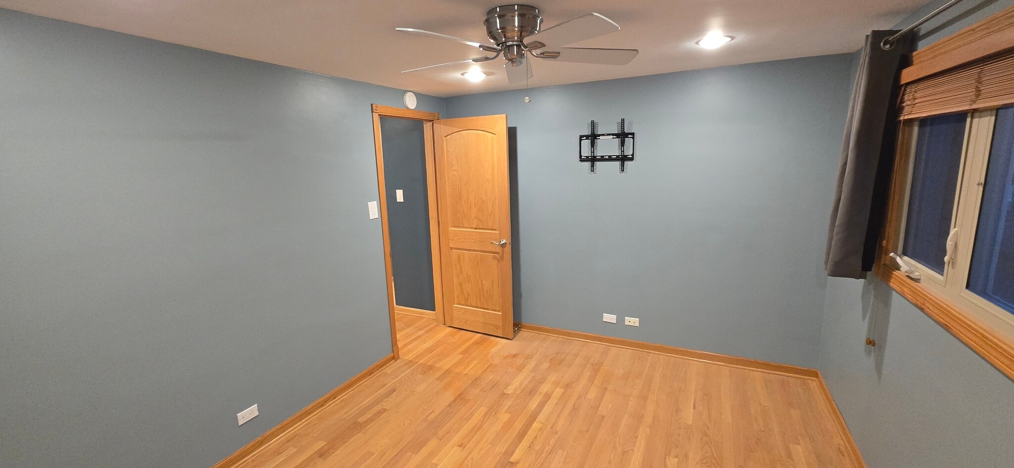 Building Photo - 5155 S Mobile Ave