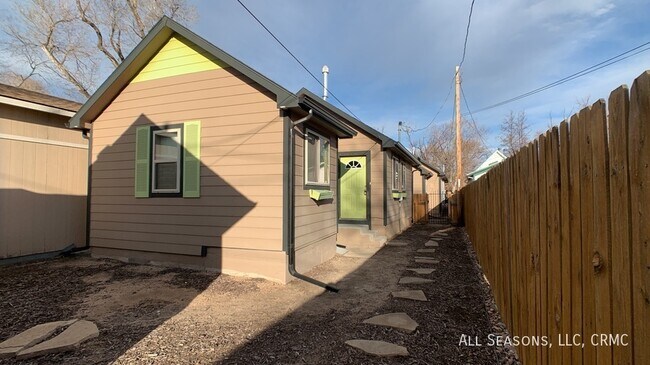 Primary Photo - 720 S Cascade Ave