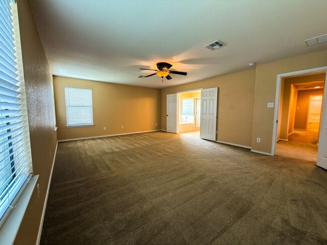 Building Photo - University Park - 5 bedrooms, 3-1/2 Baths