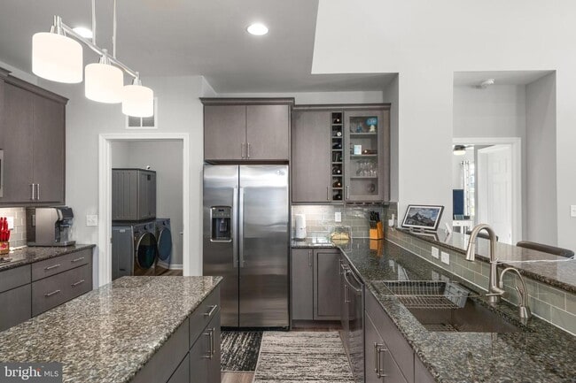 Building Photo - 26325 Tributary Blvd
