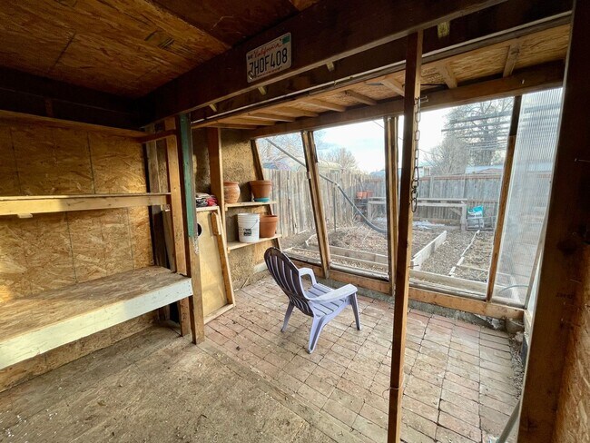 Building Photo - Adorable 2 bed 1 bath home in the heart of Fort Collins