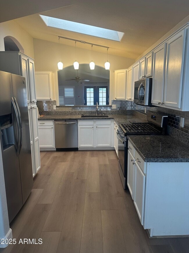 Building Photo - 8824 W Adam Ave