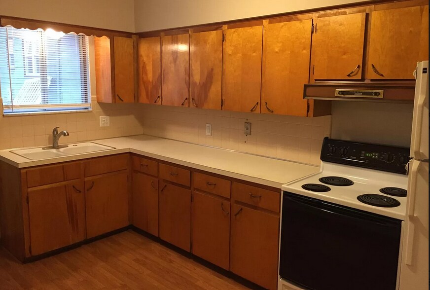 Kitchen - 430 S Prospect St