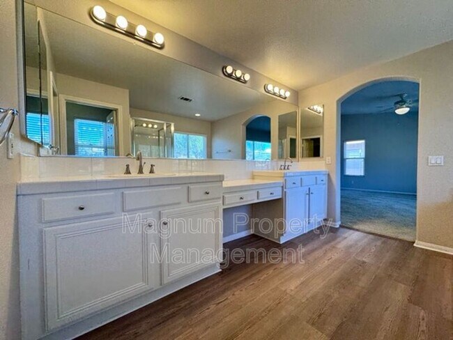 Building Photo - 30906 Crystalaire Dr