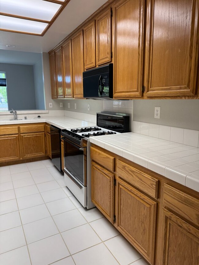 Building Photo - 3 bedroom and 2.5 bath lovely home