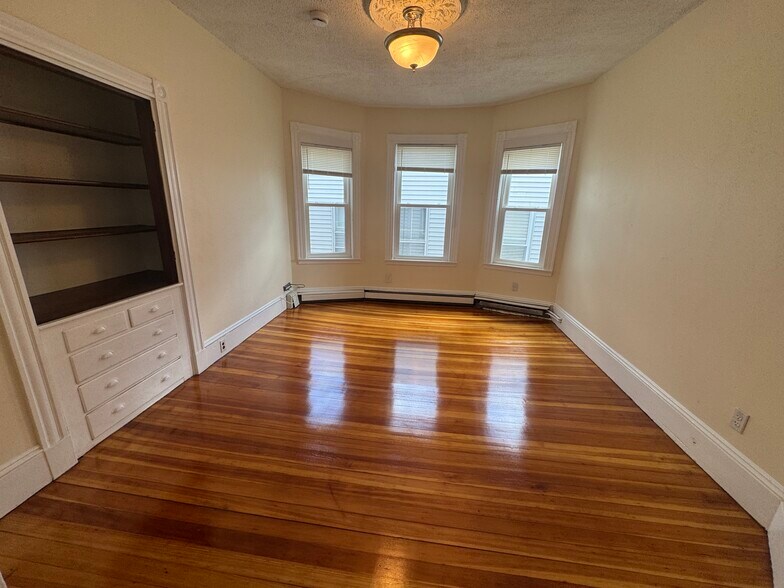 Building Photo - 64 Fisher Ave