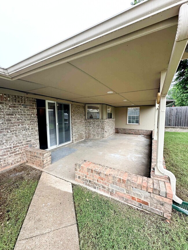 Building Photo - 2305 NW 78th St