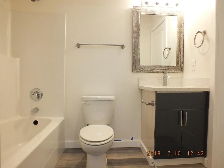 Building Photo - 12544 15th Ave NE