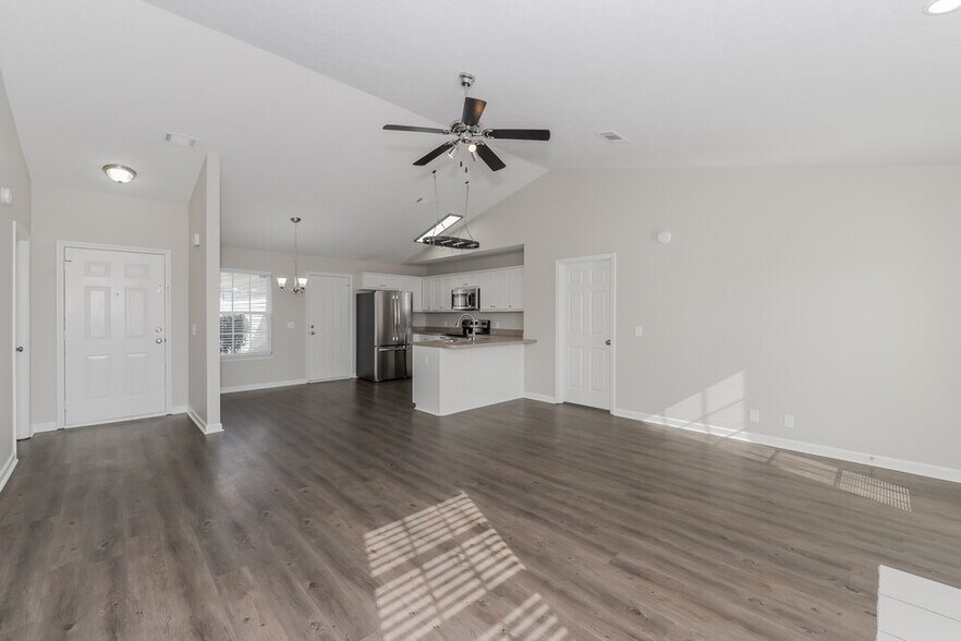 Building Photo - 7409 E Winchester Dr