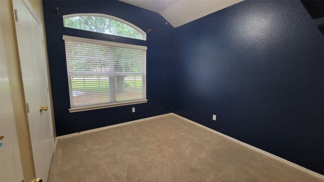 Building Photo - 13272 Skyline Dr