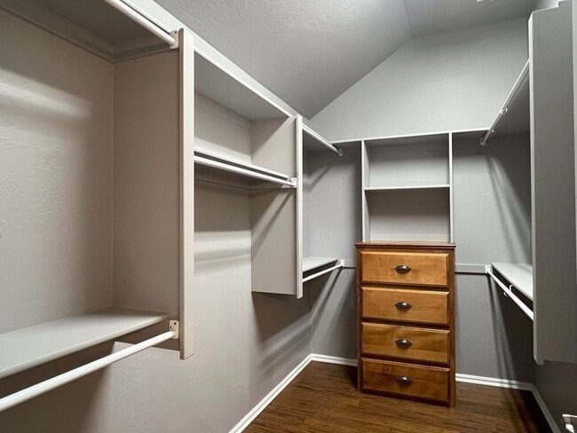 Building Photo - (3) Bed/(2) Bath + Study and Safe Room in ...