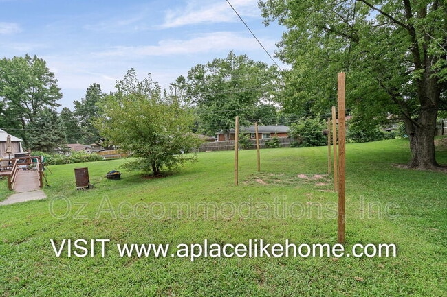 Building Photo - 1606 N 63 Pl