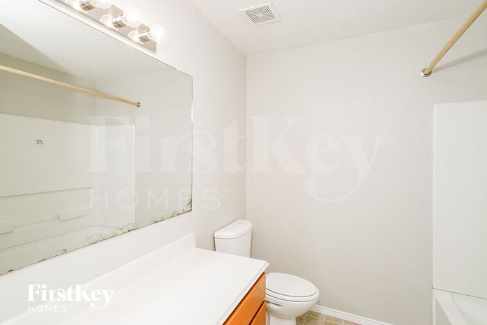 Building Photo - 112 Rustic Acres