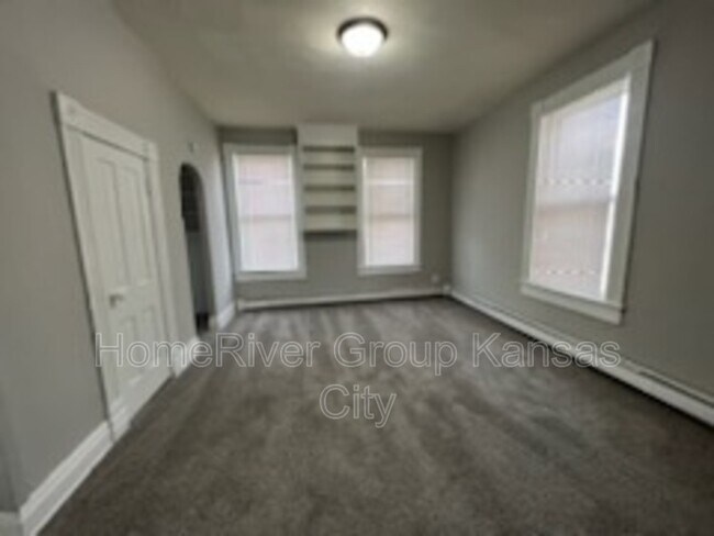 Building Photo - 2222 Jules St