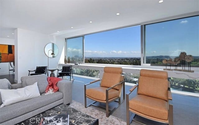 Building Photo - 2220 Avenue of the Stars