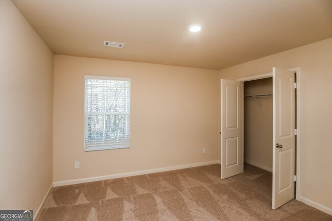 Building Photo - 320 Augusta Woods Dr