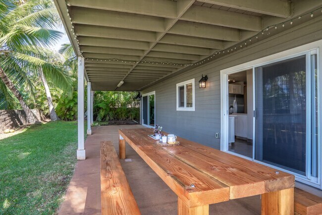Building Photo - Beautifully Appointed Fully Furnished 4 bedroom/3 bathroom Kuau BayView House w/ Ocean views