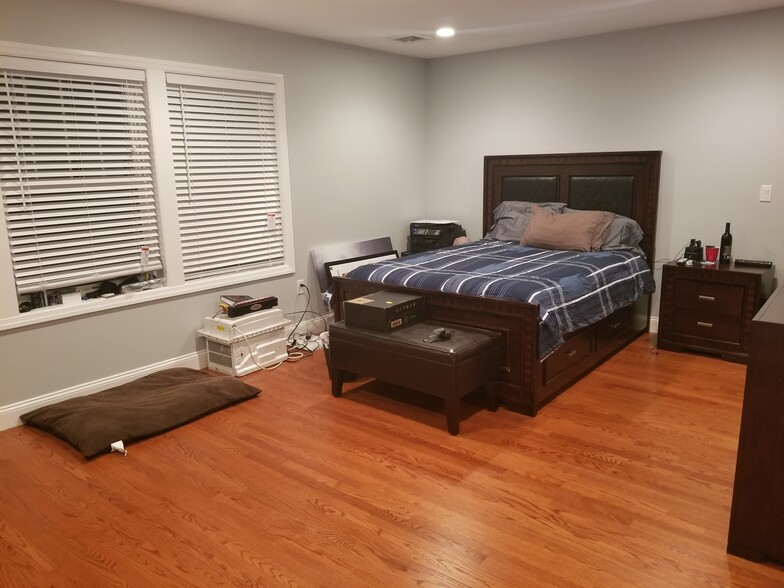 Master Bedroom - 275 croton dam road