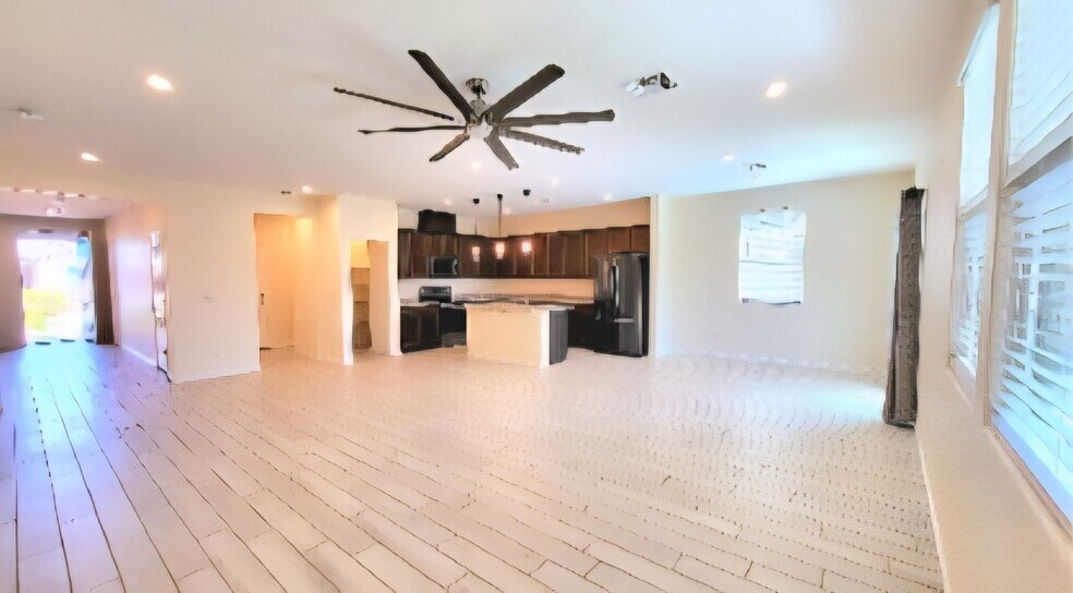 Building Photo - 3603 E Polk Ave