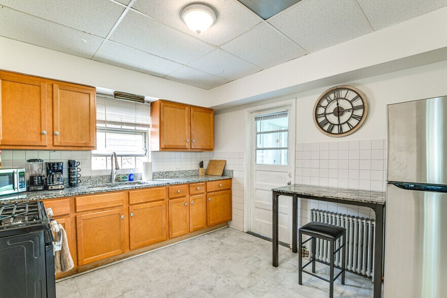 Building Photo - 8320 S Burnham Ave