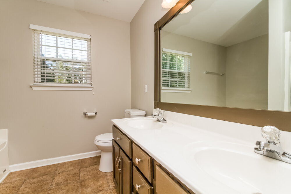 Building Photo - 2023 Trenton Dr