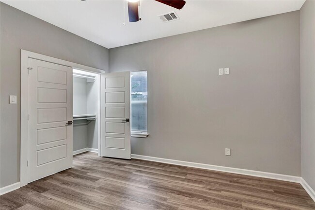 Building Photo - 6824 Dumble St