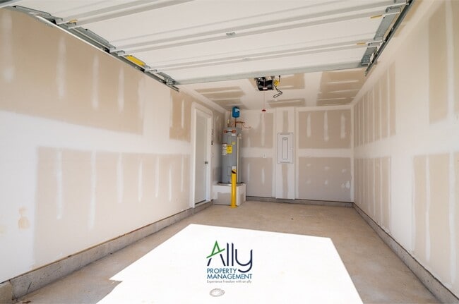 Building Photo - 44 Sophie Kathryn Dr