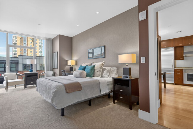 Building Photo - 1001 NW Lovejoy St