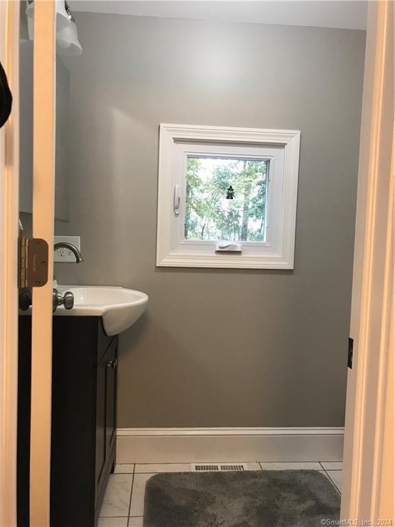 Building Photo - 2677 Dixwell Ave