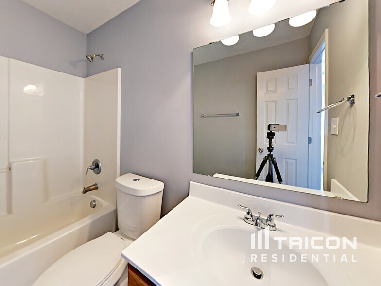 Building Photo - 2028 Beckwith Ln