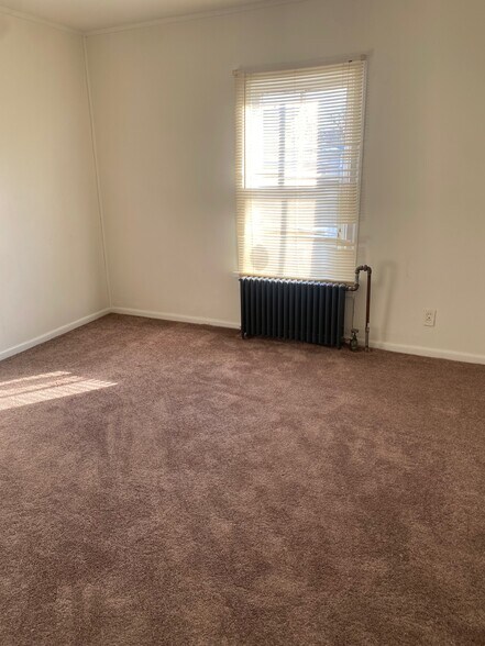 Building Photo - 48 Chestnut St